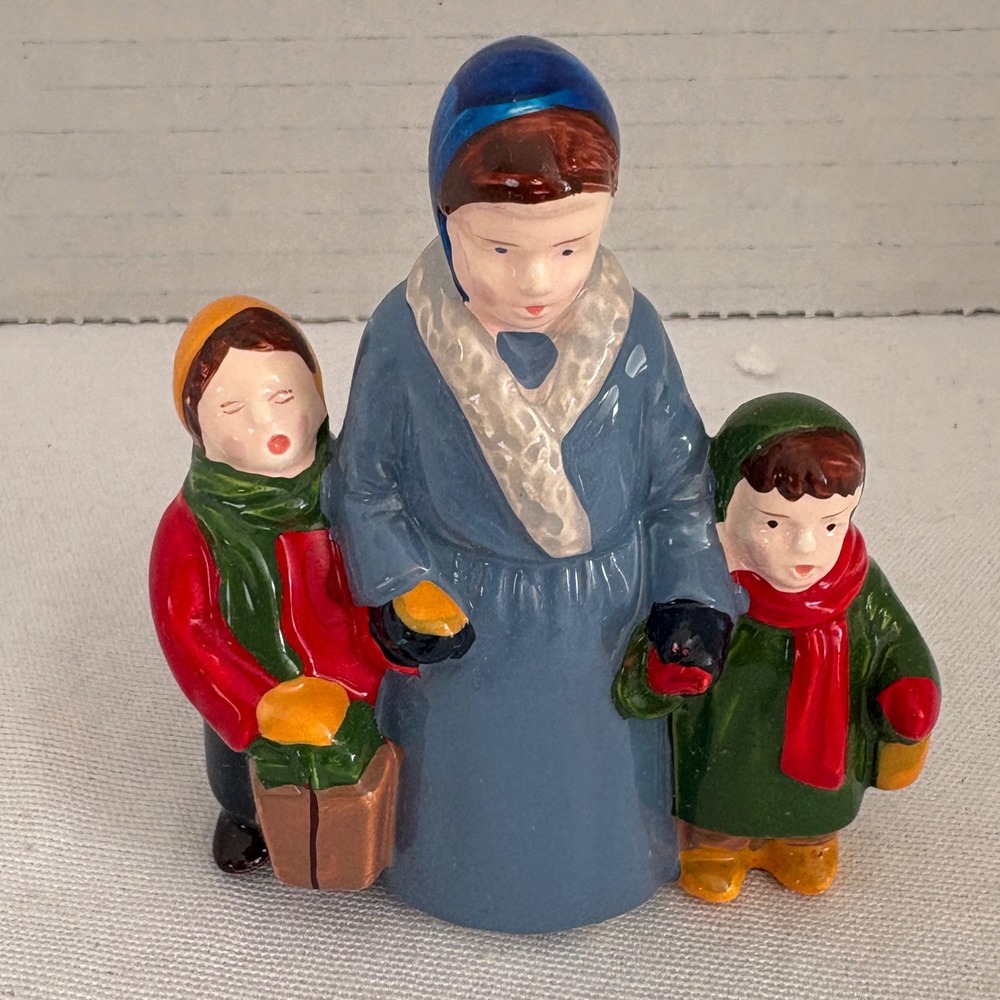 Department 56‎ Heritage Village Mother and Children Christmas Figurine Blue Coat